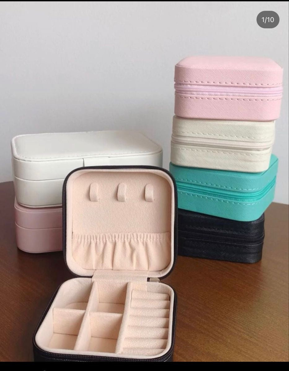 Mini Jewelry Organizer