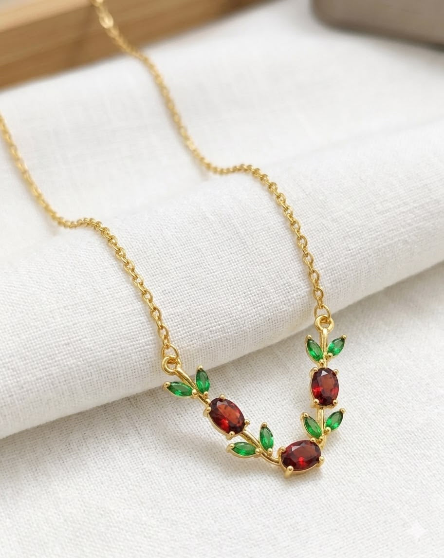 Tulip Blossom Necklace – Elegant Floral Statement Necklace