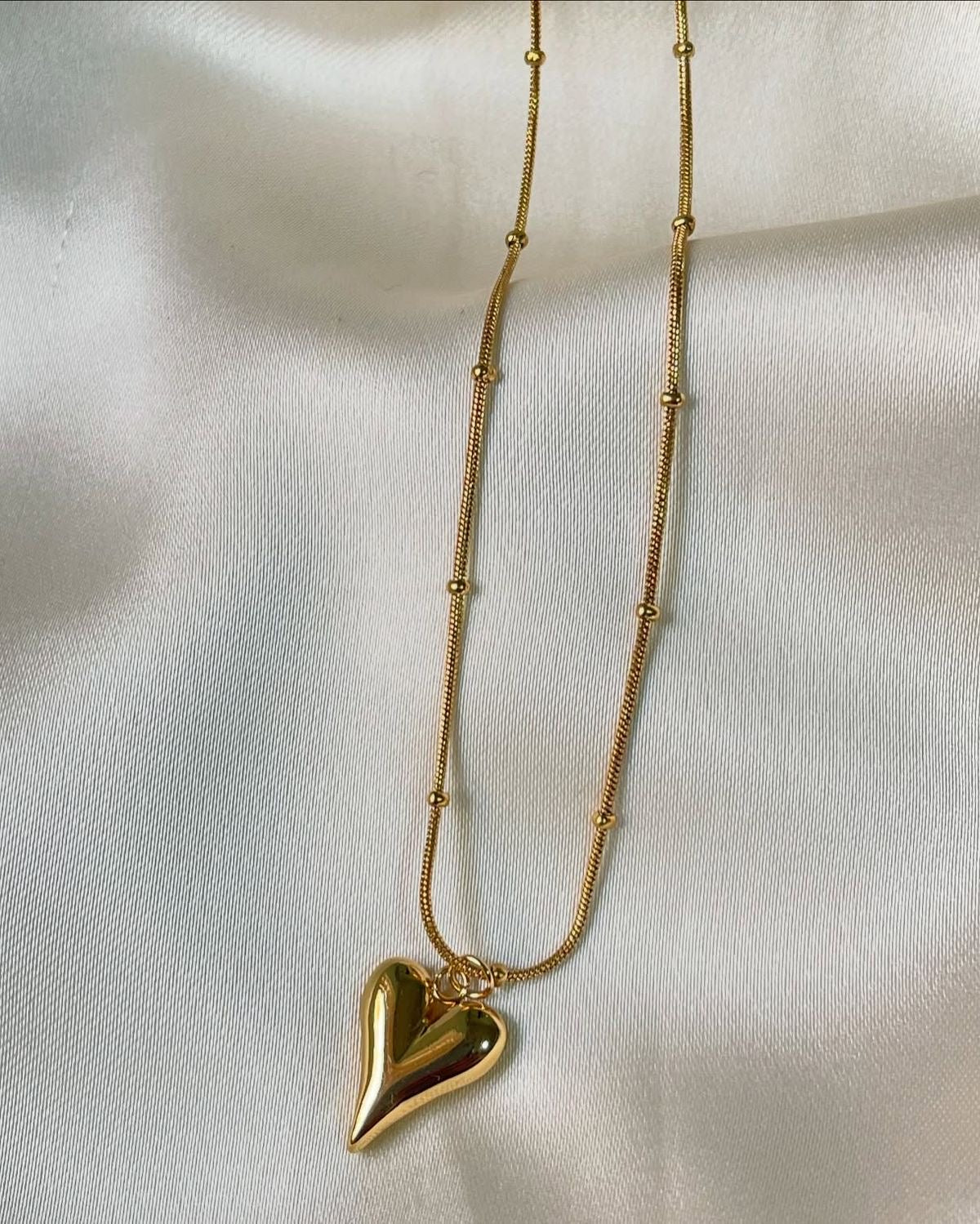 Elegant Heart Pendant Necklace