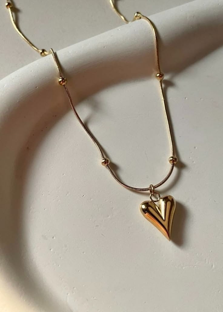 Elegant Heart Pendant Necklace