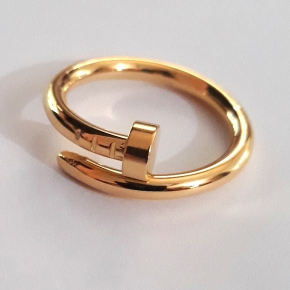 Nail Style Ring