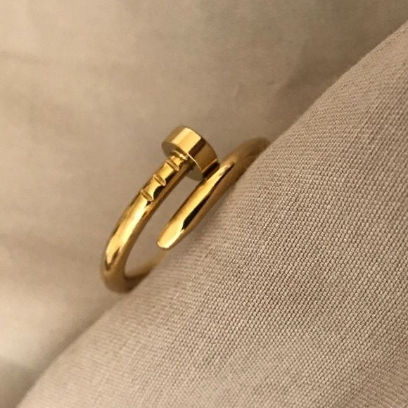 Nail Style Ring