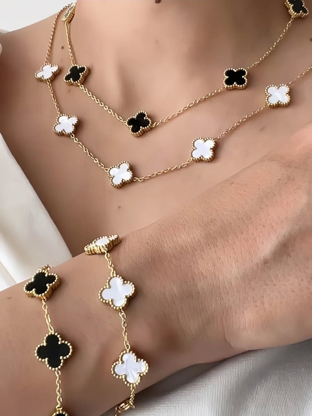 Alhambra Necklace Set for Women in Pakistan | Elegant Jewelry